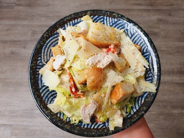 CHICKEN CAESAR SALAD RECIPE – A QUICK AND EASY LUNCH IDEA